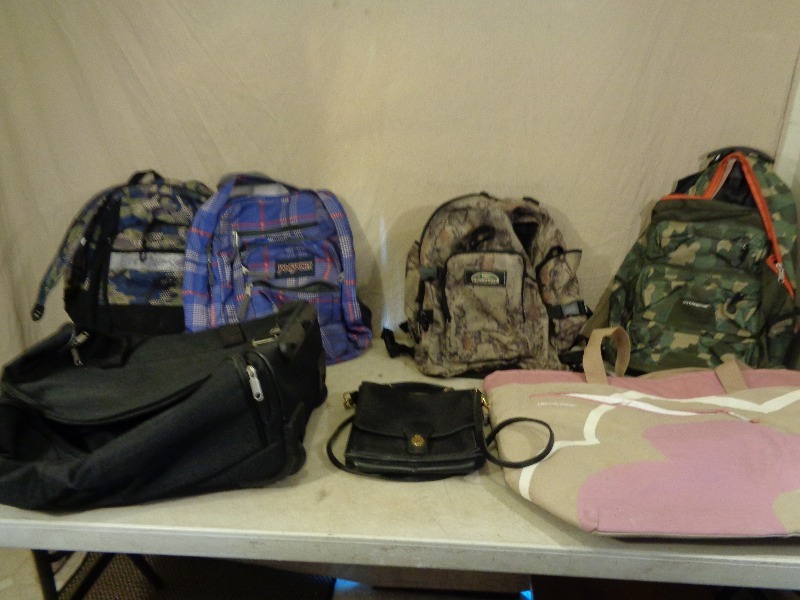 lot 215 image: Bags and More