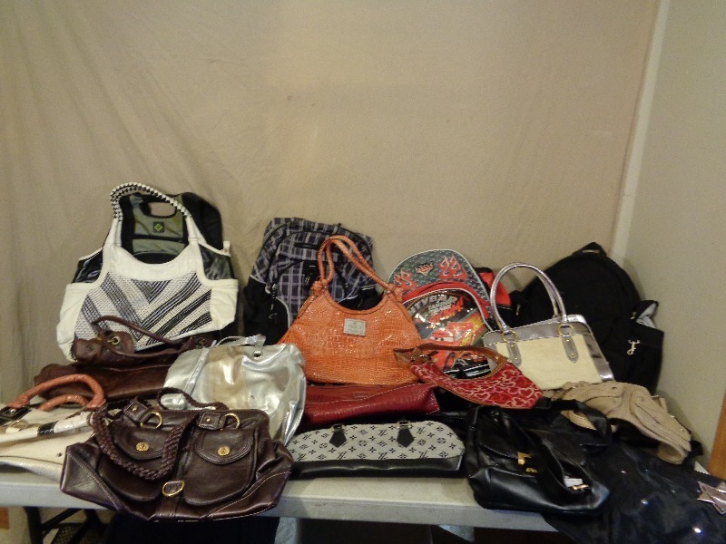 lot 221 image: Bags and Purses