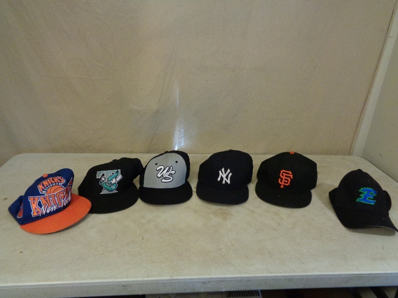 lot 222 image: Assorted Hats