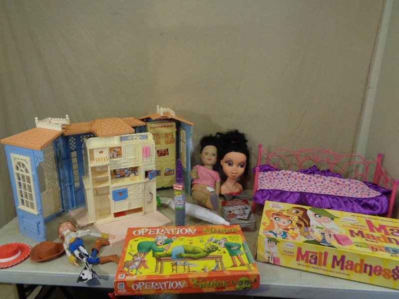 lot 227 image: Kids Toys