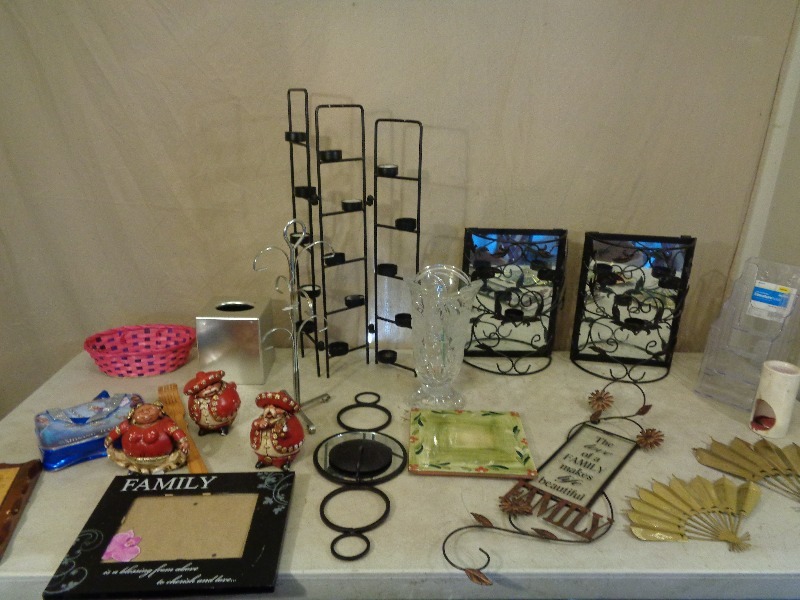 lot 229 image: Household Decor and More