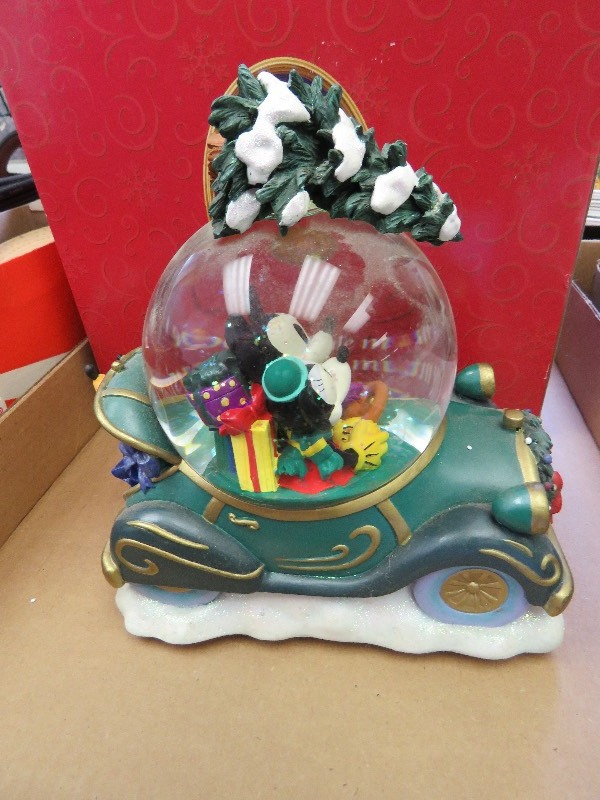 Mickey Mouse Snow Globe