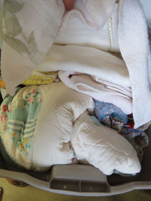 Large linen lot