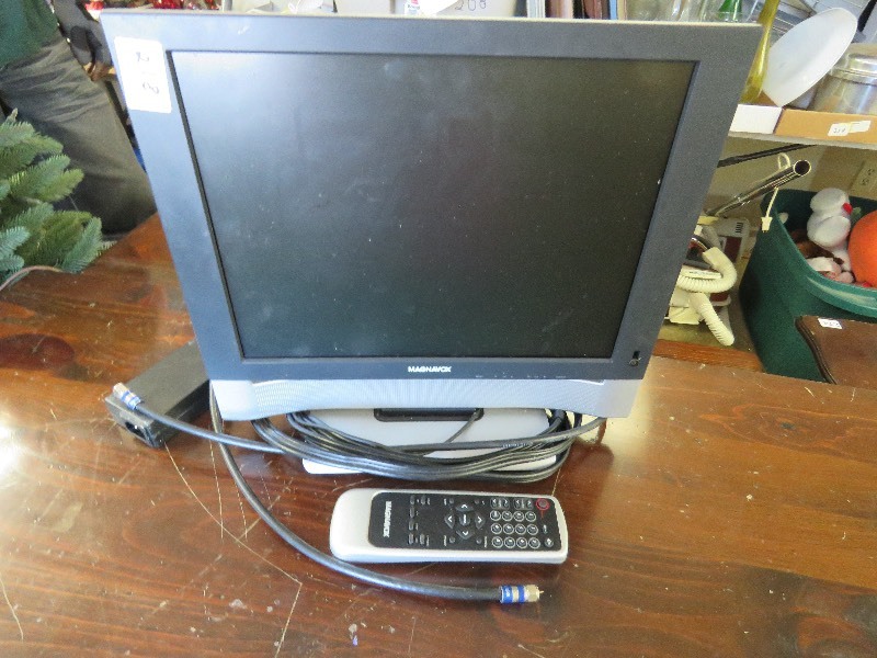 15 Magnavox TV