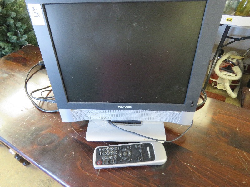 15 Magnavox TV