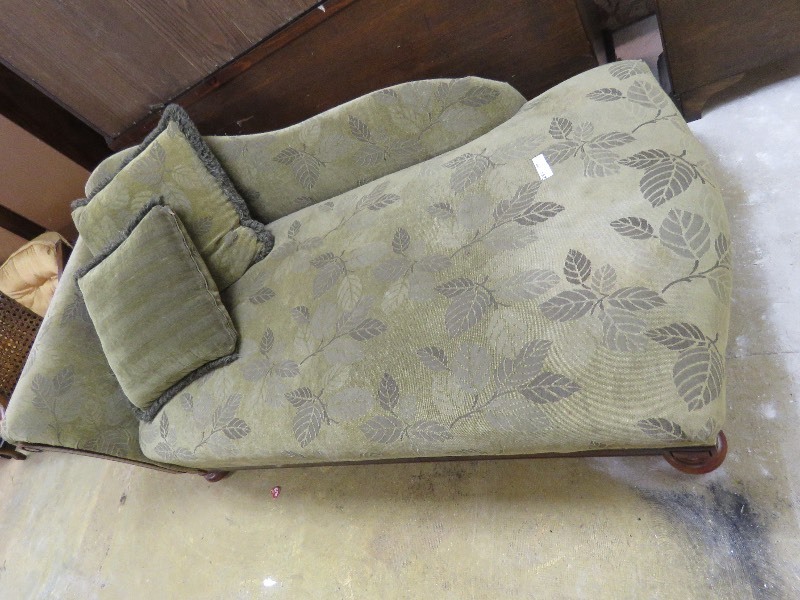 Chaise Lounge