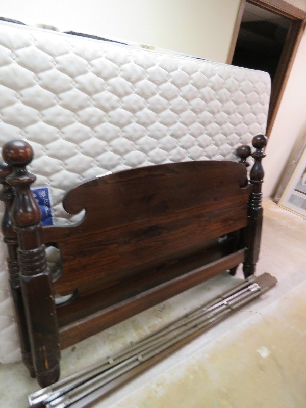 Ethan Allen Queen Size Bed