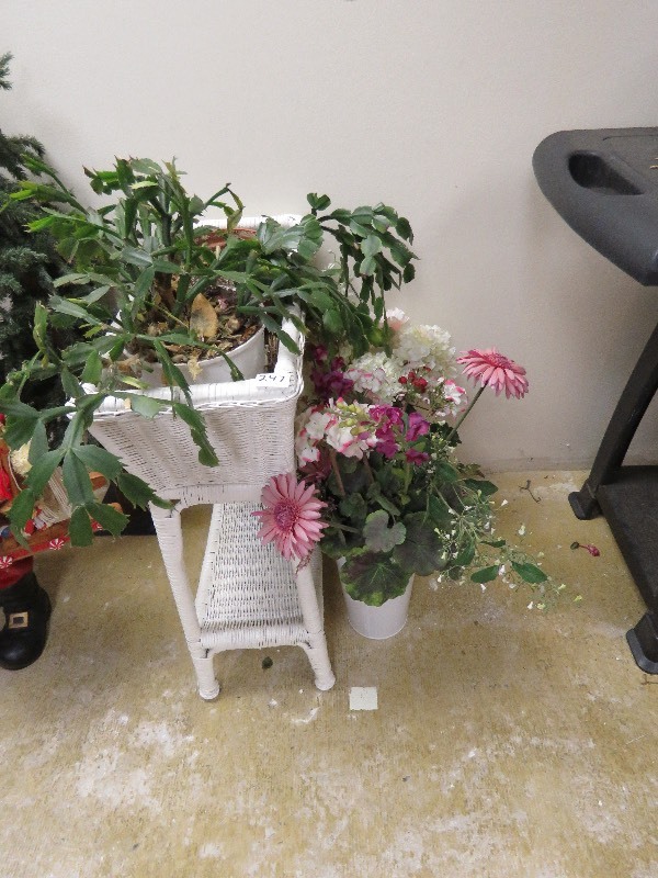 Wicker Plant Stand