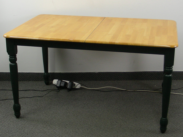 lot 21 image: Nice Rustic Farm Style Kitchen Table w Leaves
