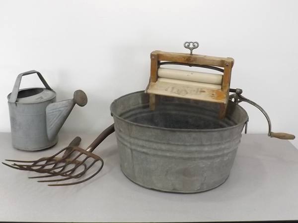 lot 31 image: Galvanized Wash Tub, Watering Can, Wringer Washer etc