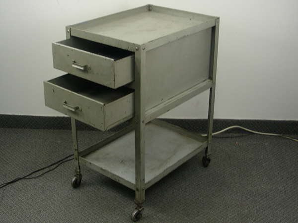 lot 36 image: Vintage Heavy Duty Industrial Lyon Rolling Tool Cabinet