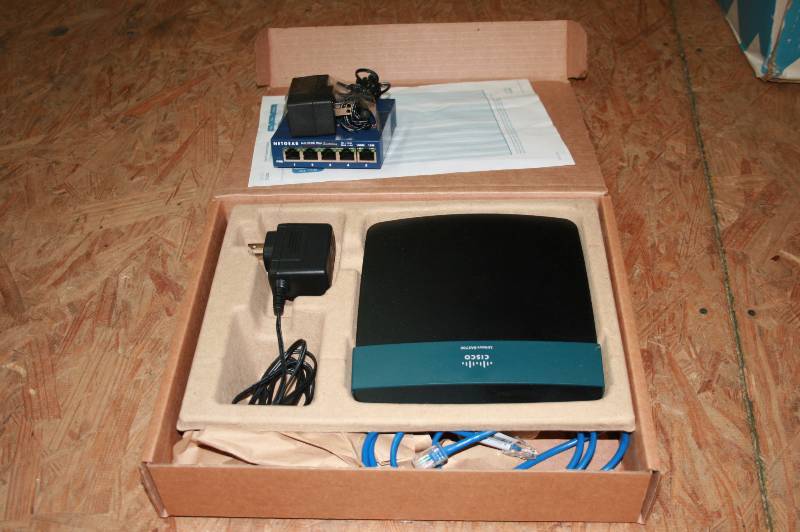 Lynksys EA2700-RM router and cisco switch
