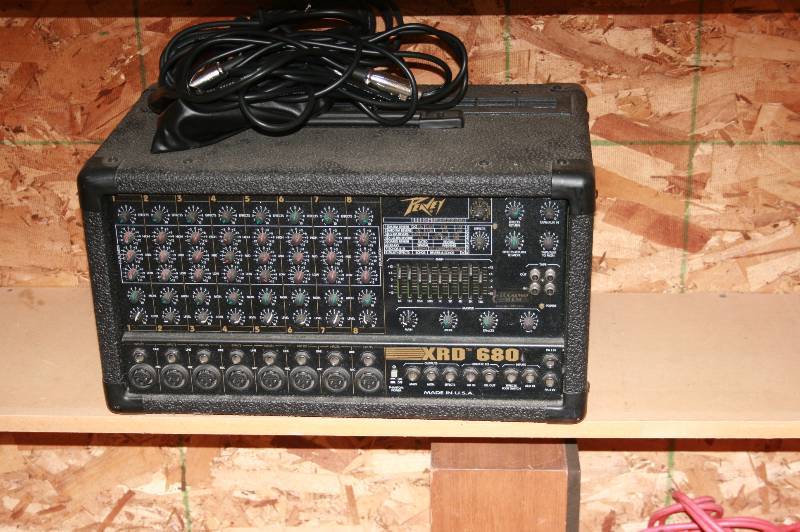 Peavy XR 680 Amp