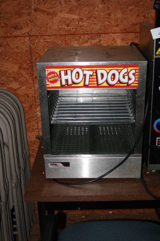 lot 5 image: Hot Dog Cooker