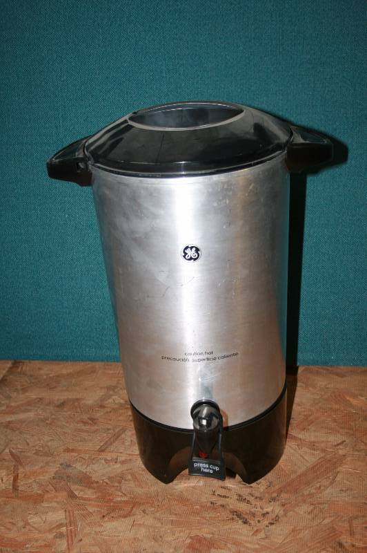 lot 7 image: GE Coffee 42 cup coffee pot