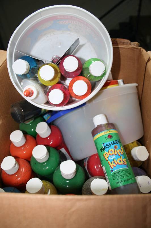 lot 23 image: Washable Poster Paints