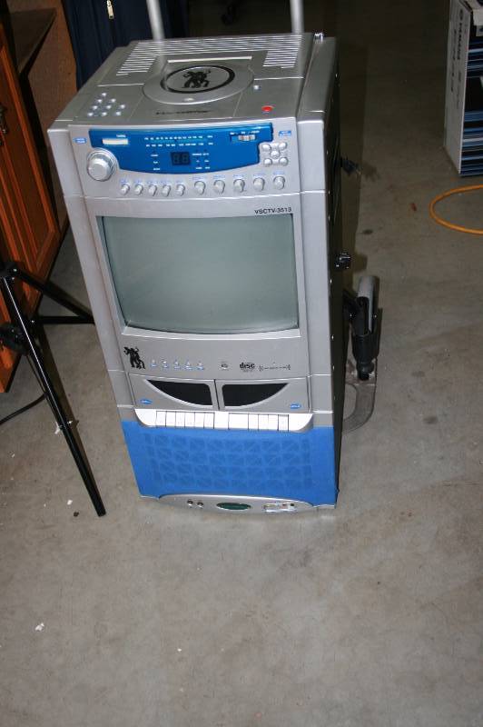 VocoStar Karaoke Machine with approx 40 CDs
