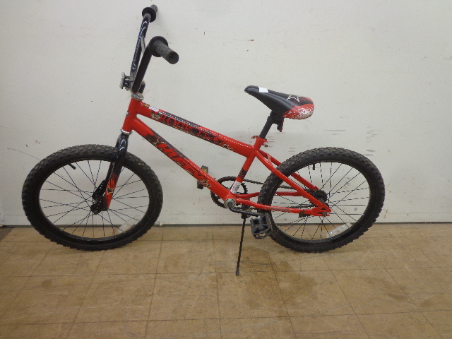 lot 1 image: 20 Boys Huffy Rock It Bike