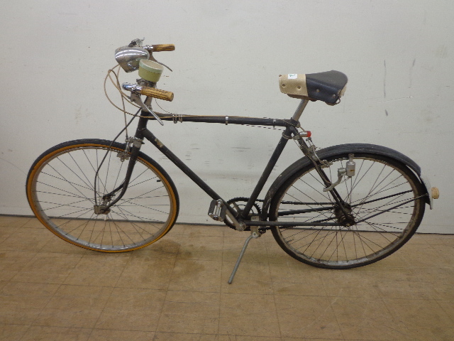 lot 12 image: Vintage AMF Mens Black Bike