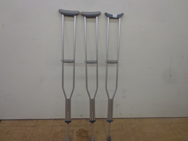 lot 22 image: 3 Individual Adjustable Crutches