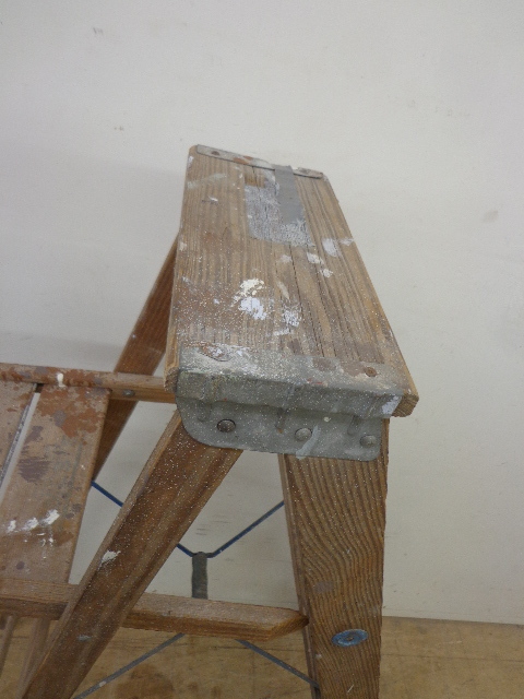 lot 23 image: Wooden Step Ladder