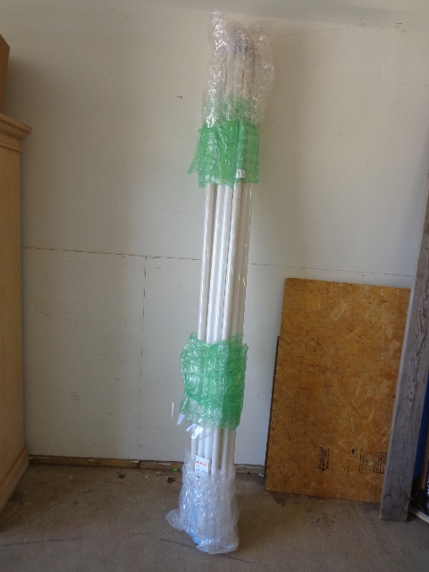 lot 30 image: 17 Sylvania Fluorescent Lights