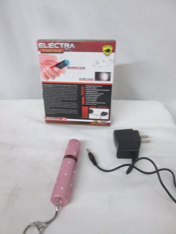 lot 64 image: Guard Dog Electra Stun GunFlashlight