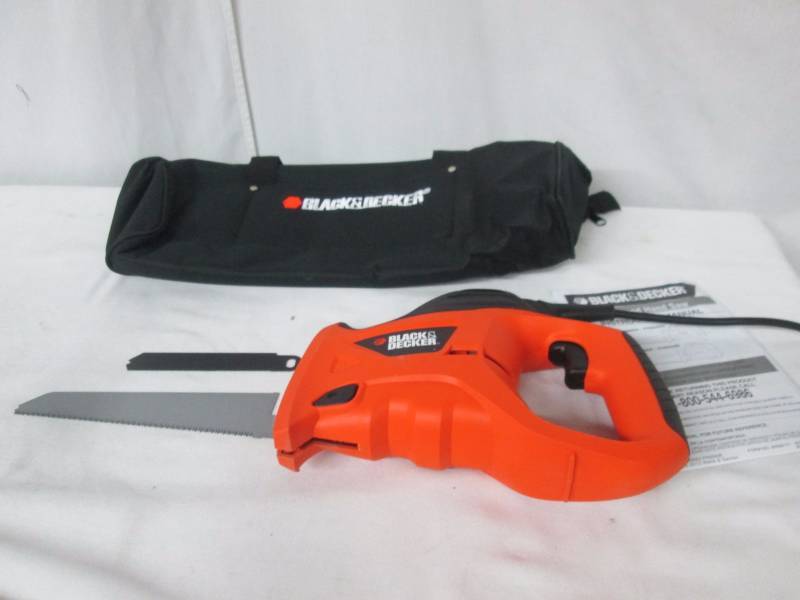 lot 16 image: Black & Decker Electric Handsaw
