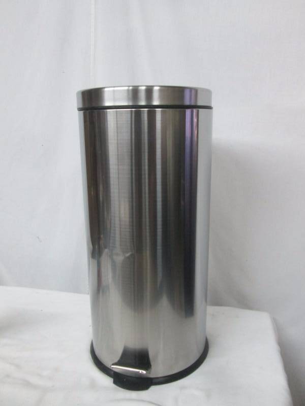 lot 59 image: Alcove Brushed Stainless Steel Round Trash Can