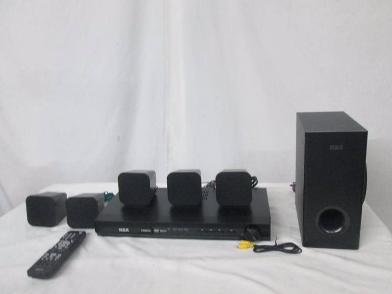 lot 17 image: RCA 600-Watt DVD Home Theater Sound System
