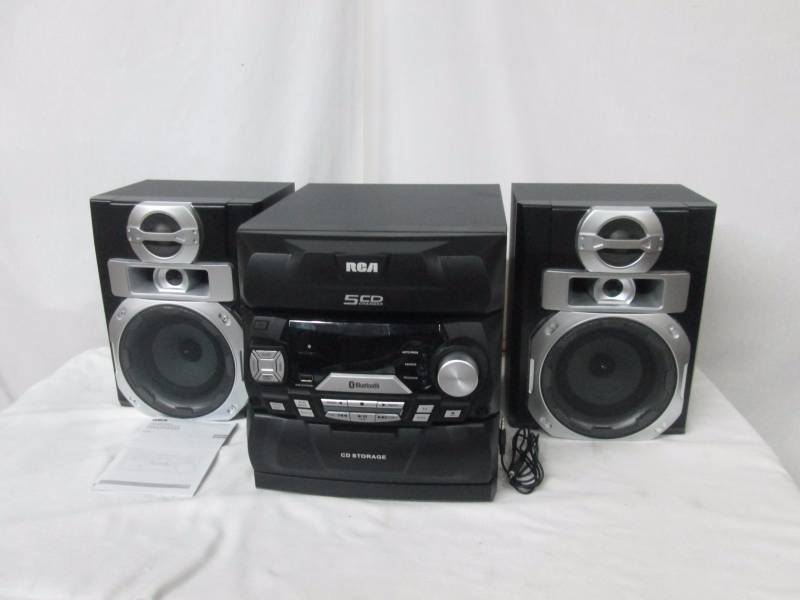 lot 13 image: RCA 400-Watt 5-CD Bluetooth Sound System