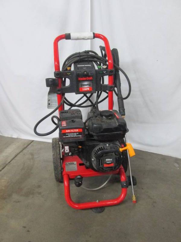 lot 7 image: Master Craft 3100 PSI Gas Pressure Washer