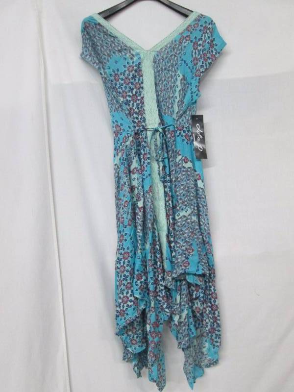 lot 74 image: Lola P Womens Plus Hankie Hem Dress