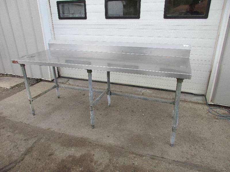 lot 7 image: SS table