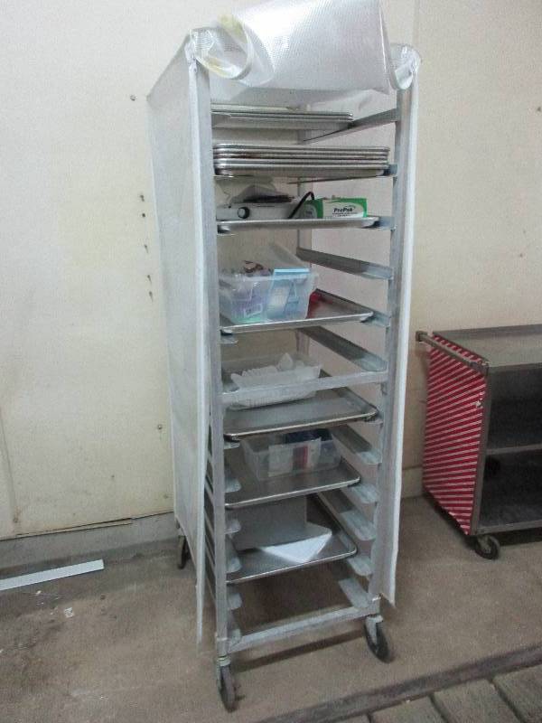lot 22 image: Bakery rack