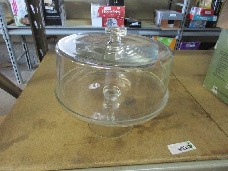 lot 16 image: Cake display case