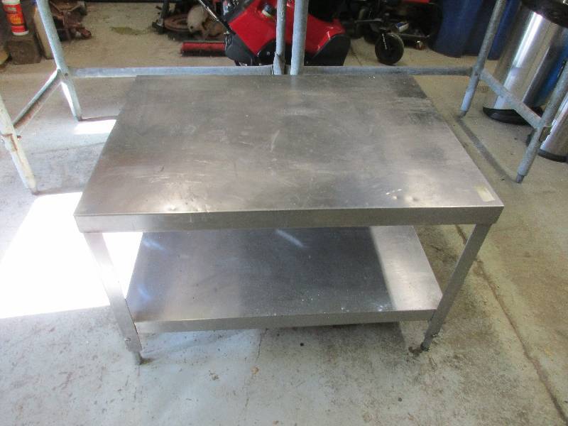 lot 34 image: SS table