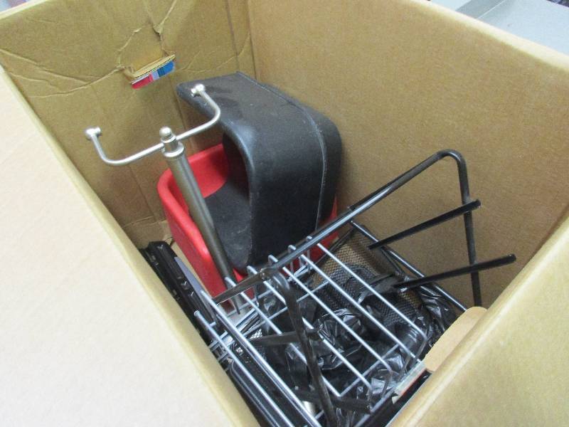 lot 35 image: Booster seats and organizers