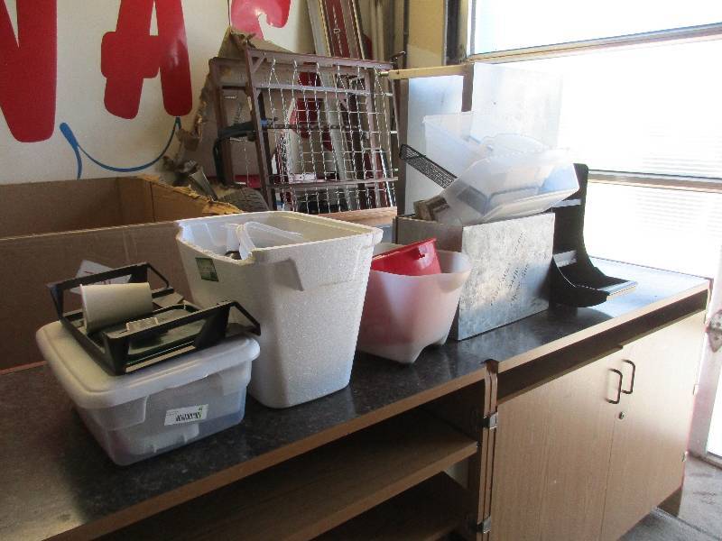 lot 45 image: Misc Kitchen containers