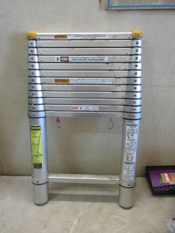 lot 47 image: Telescoping ladder
