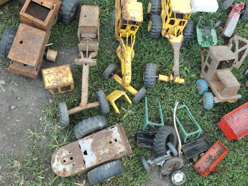 Antique Toy Trucks
