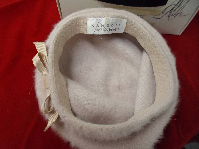 Vintage Womens Fuzzy Angora Blend Beret Tam