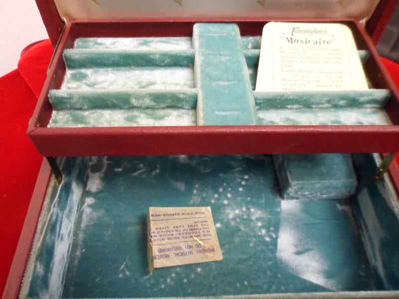 Vintage Musical Jewelry Box