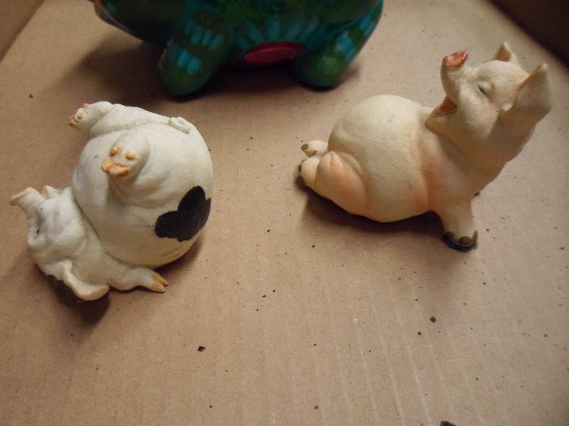 Pig Decor Lot