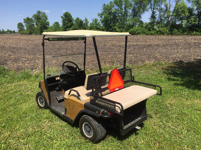 GOLF CART