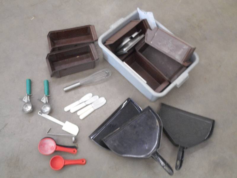 Lot Of Dust Pans, Restaurant Suppl...