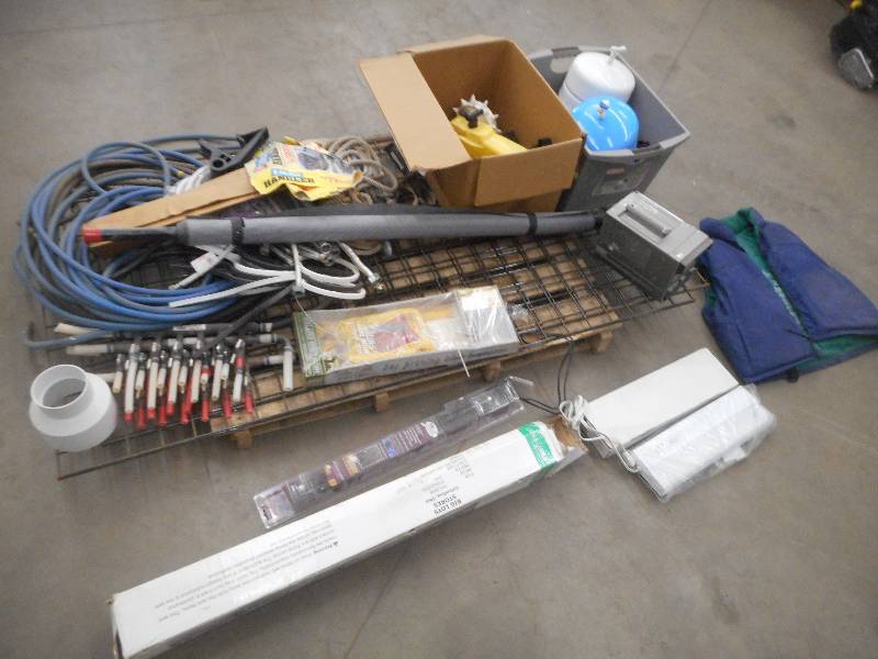 Pallet Lot Pressure Tanks, Tractor...