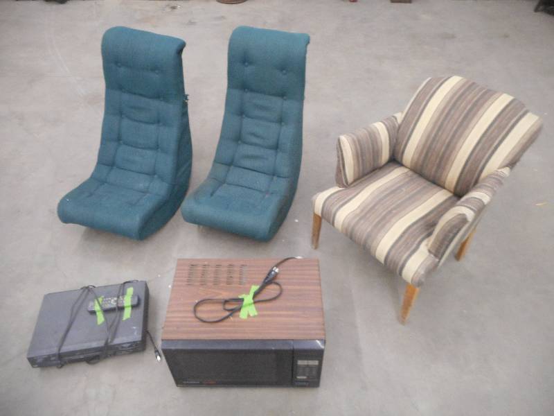 Lot Of (2) Gaming Chairs, (1) Arm ...