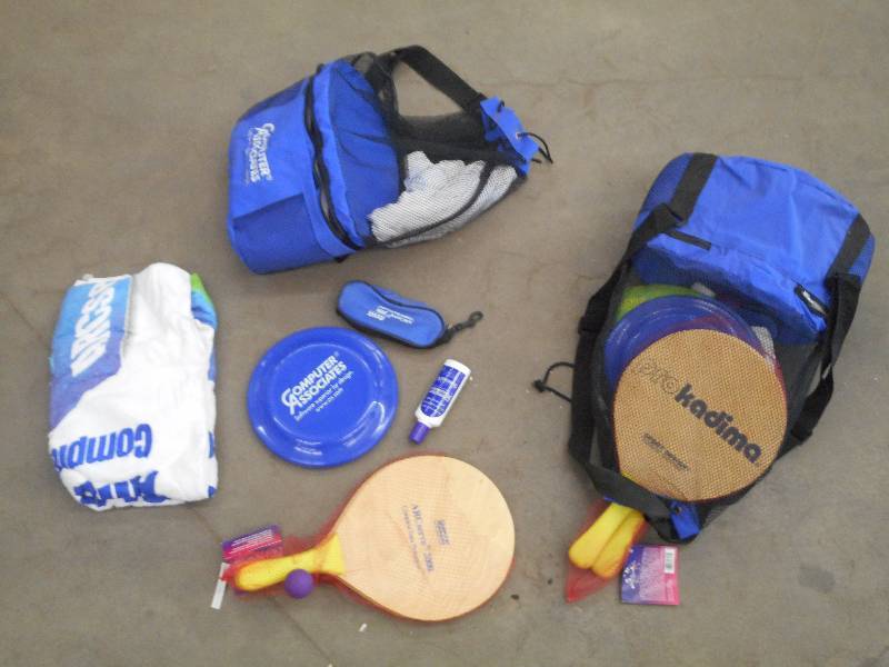 (2) Unused Beach Bags With Accessor...