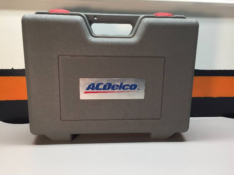 lot 1 image: AC DELCO 12 DRIVE SUPER TORQUE CORDLESS IMPACT 18 VOLT WORKING CONDITION
